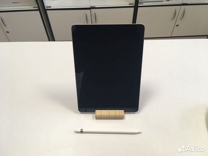 iPad 6 WiFi 32gb Space Gray + Pencil 1st GEN