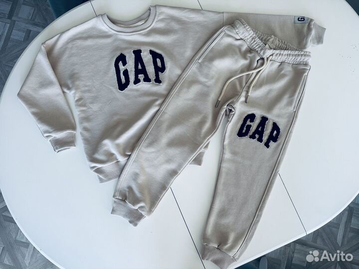 Костюм Gap