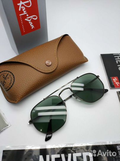 Солнцезащитные очки Ray-Ban