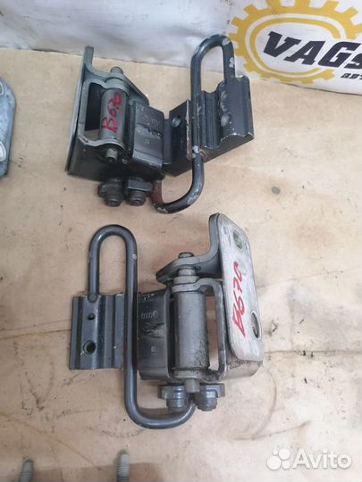 Петля двери Audi A4 B7
