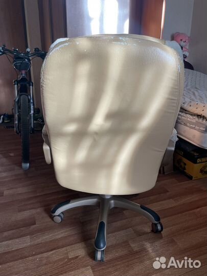 Кресло руководителя / офисное кресло