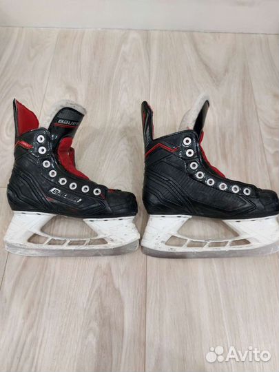 Хоккейные коньки, шорты, щитки