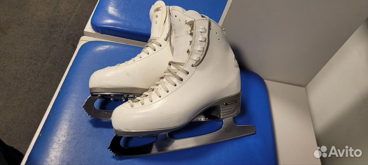 Коньки фигурные профессиональные Risport RF 4