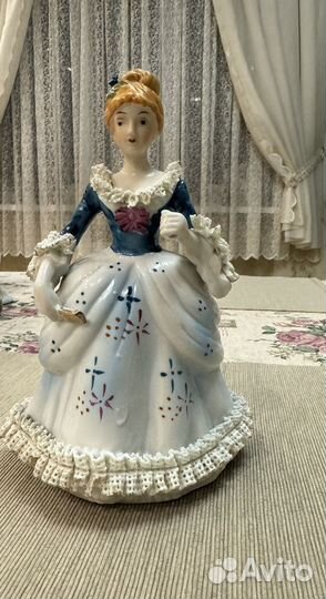 Статуетки дамы Германия