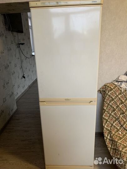 Холодильник бу Stinol