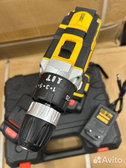 Шуруповерт DeWalt аккумуляторный