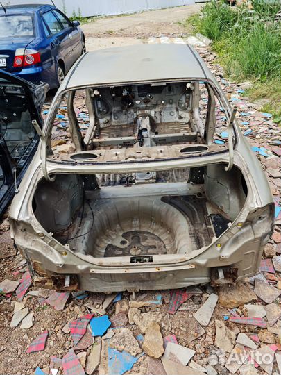 Заднее крыло Kia Spectra