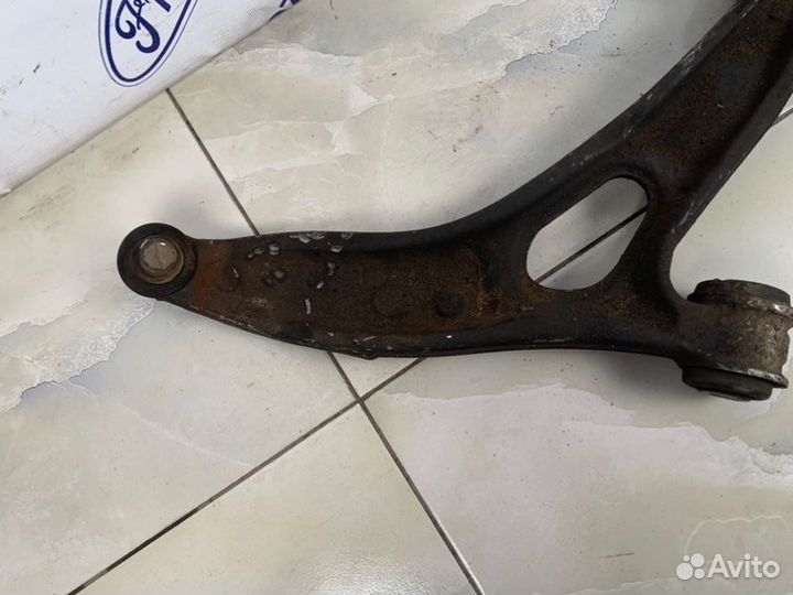 Рычаг передней подвески правый Ford Focus 3 CB8