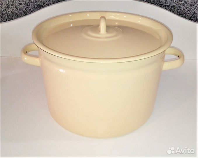 Эмалированные кастрюли