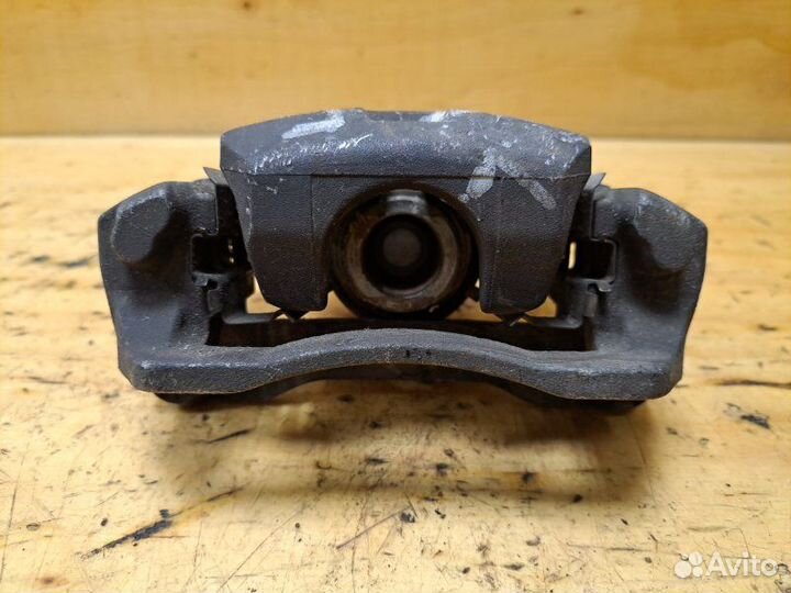 Суппорт задний левый Subaru Legacy BP5 EJ20 2004