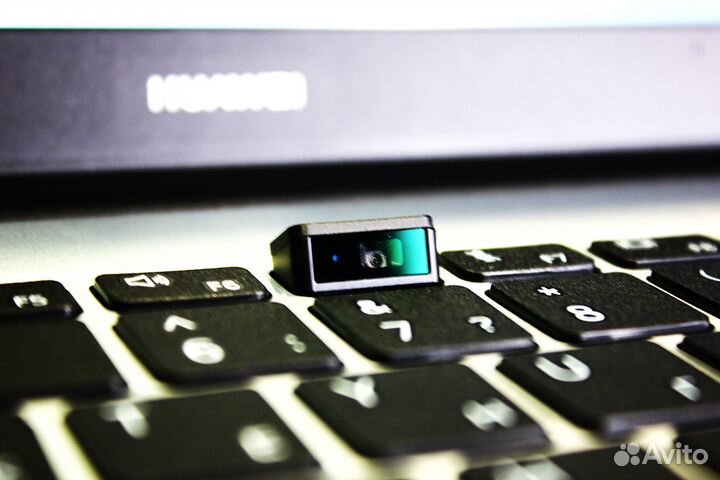 Ультрабук Huawei с нереально красочным экраном