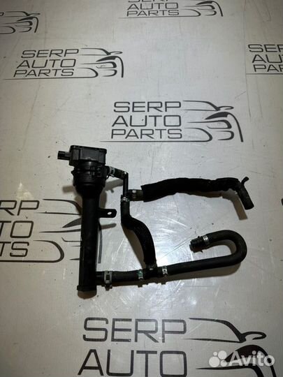 Бак перелива радиатора Ford Focus 3 CB8 1.6L