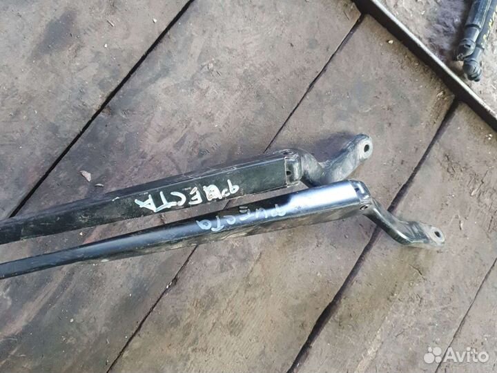 Поводок дворника Ford Fiesta