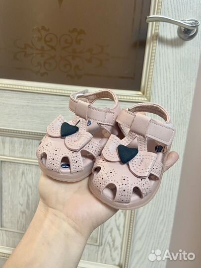 Сандалии для девочки