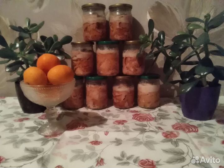 Тушенка свинина,рыбные консервы,каши с мясом