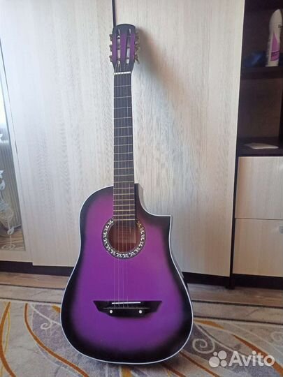 Акустическая гитара