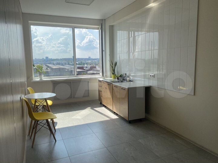 Офис с водной точкой 18 м² в Нобель