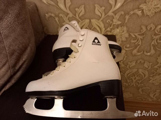 Коньки фигурные 35 размер