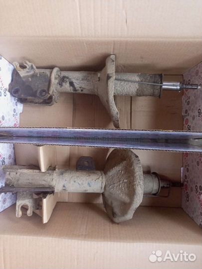 Стойки передние lacetti