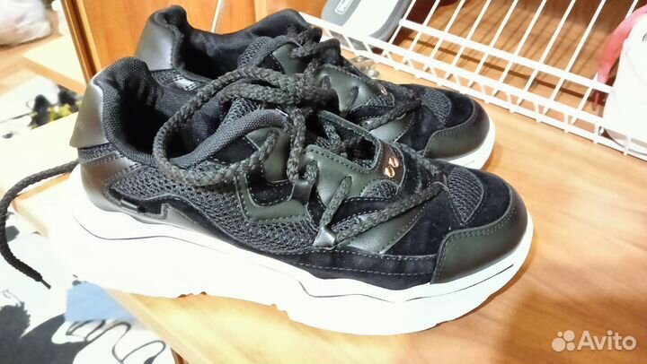 Б/у отдам Кроссовки женские 38 размер