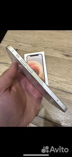iPhone 12 в идеальном состоянии