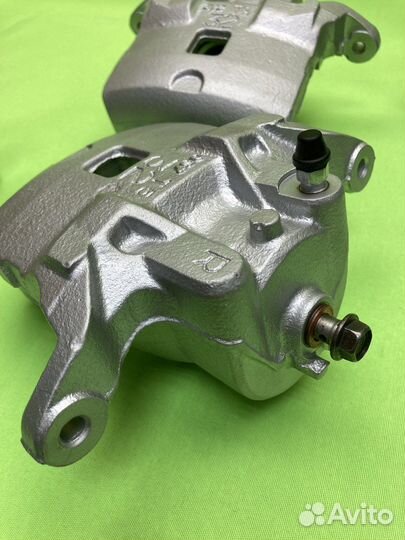 Nissan Juke тормозной суппорт