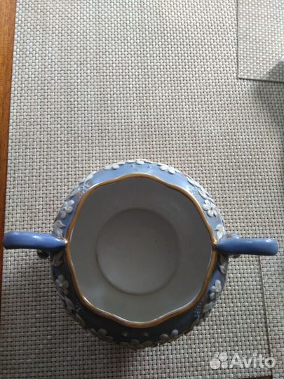 Конфетница фарфоровая