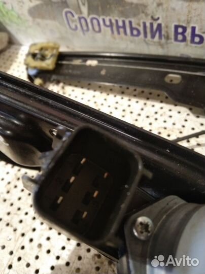 Стеклоподъемник электр. передний левый Land Rover