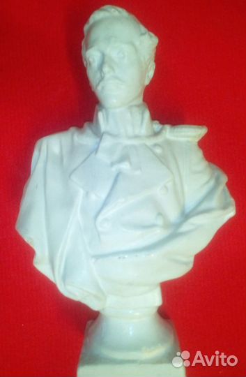 Бюсты Есенина, Лермонтова, Маяковского