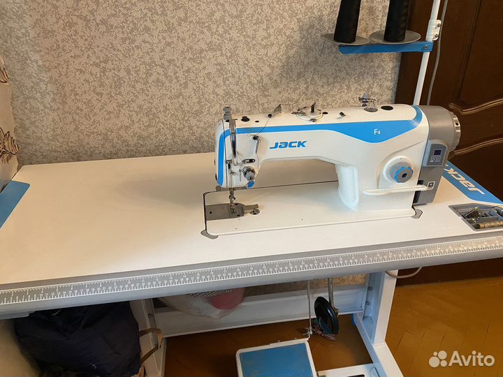 Швейная машина jack f 4