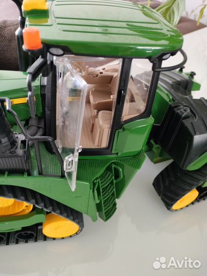 Bruder трактор гусеничный 04055 John Deer 9620RX