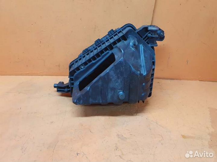 Корпус воздушного фильтра Cadillac Cts 3.6 2009