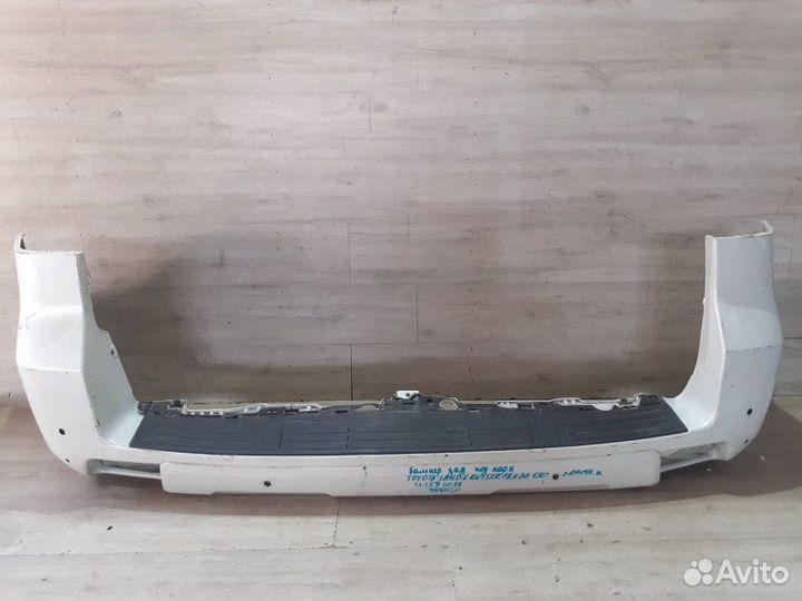 Бампер задний Toyota