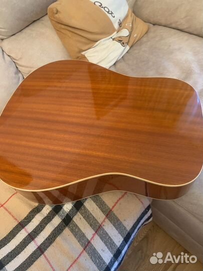 Акустическая гитара