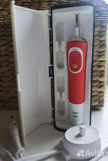 Зубная щетка электрическая Braun Oral-B