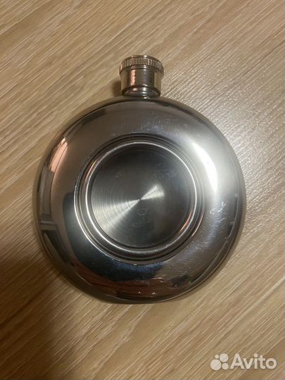 Фляжка со стеклянной вставкой