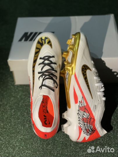 Футбольные бутсы