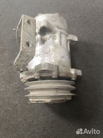 Компрессор кондиционера Volkswagen Passat в3