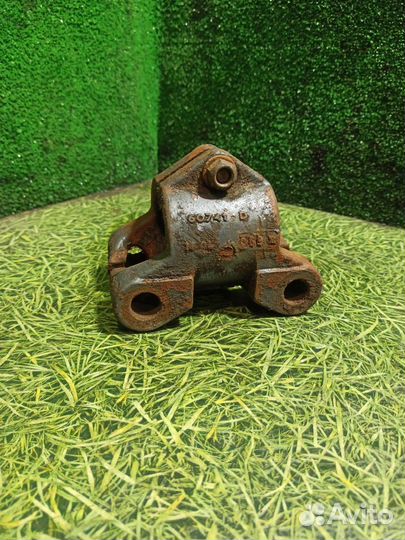 Кронштейн стабилизатора Renault Premium 2004