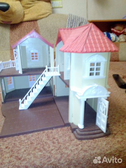 Большой кукольный домик