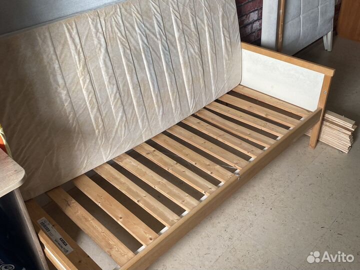 Детская кровать IKEA с матрасом