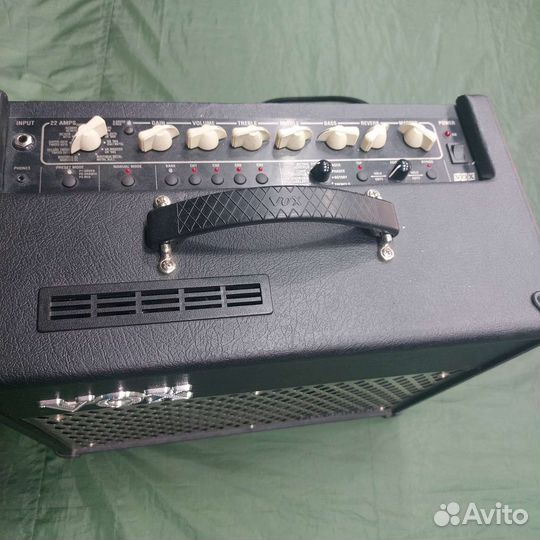 Гитарный комбоусилитель