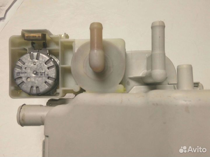 Распределитель потока воды стиральной машины miele