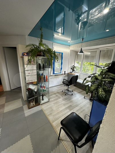 Сдам рабочее место мастеру парикмахеру