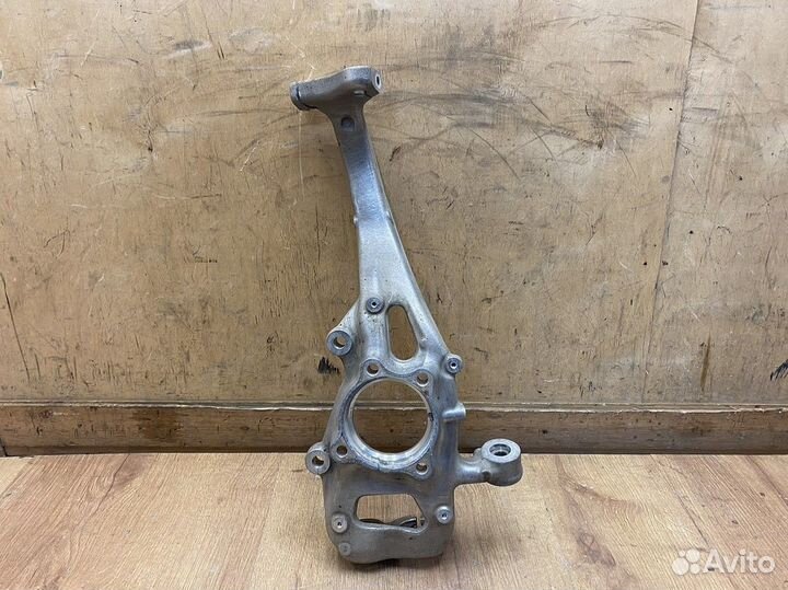 Кулак поворотный передний правый Audi A6 C8 2018+