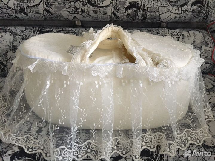 Ажурная переноска для детей на выписку