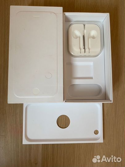 Коробка от iPhone