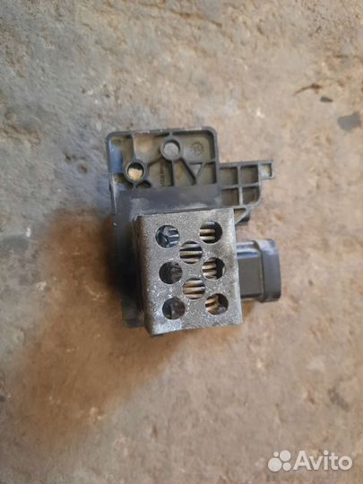 Резистор вентилятора охлаждения Renault logan 2