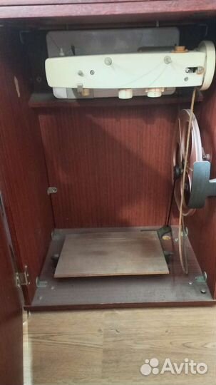 Швейная машина Singer