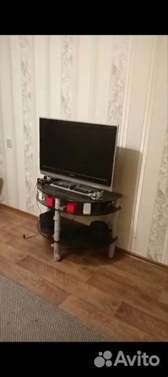 Стеклянная тумба тв